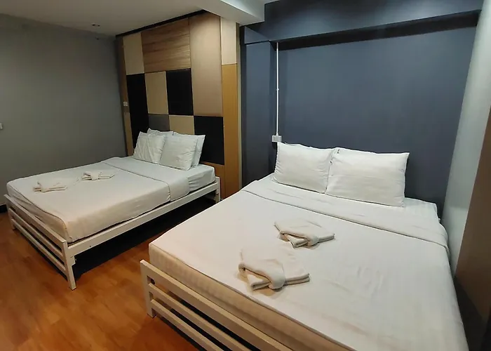 Pratunam Family House 2*