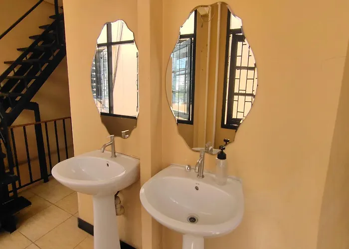 Pratunam Family House Hotel