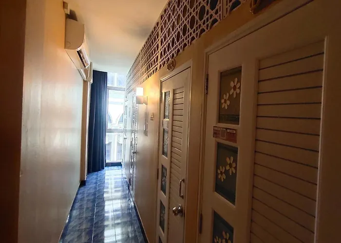 Pratunam Family House Hotel