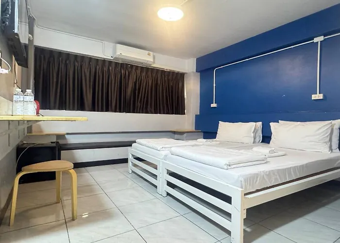 Pratunam Family House 2*